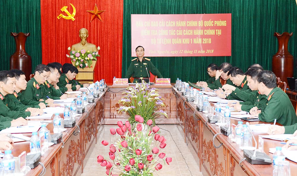 Đoàn công tác Bộ Quốc phòng kiểm tra công tác cải cách hành chính tại Quân khu 1