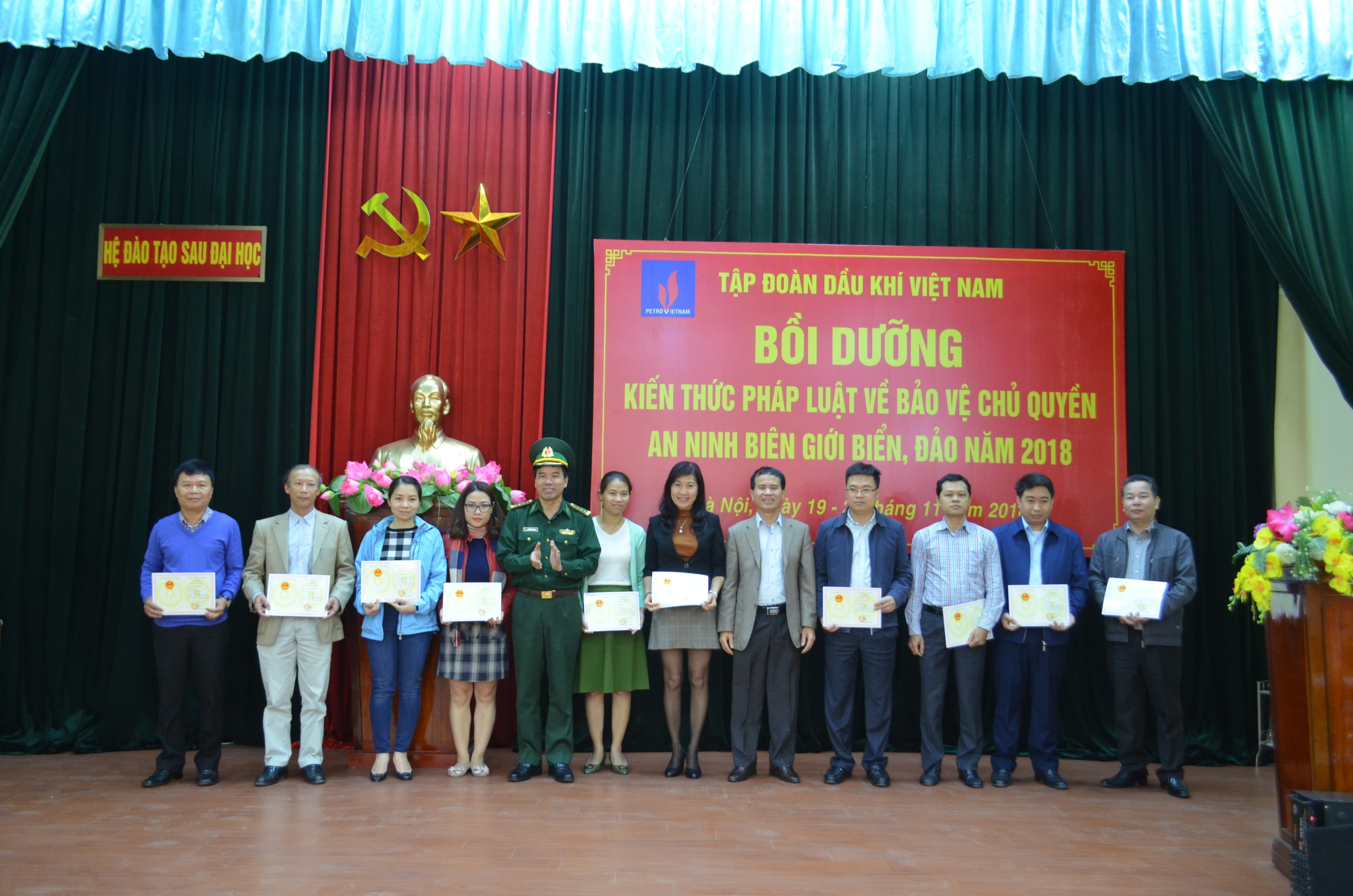 Bồi dưỡng kiến thức pháp luật cho cán bộ ngành dầu khí