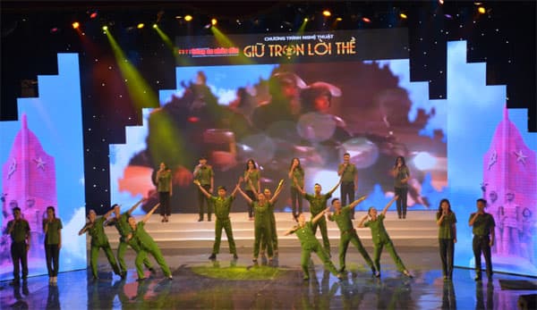 Chương trình “Giữ trọn lời thề” ôn lại truyền thống 72 năm xây dựng và trưởng thành của Báo CAND