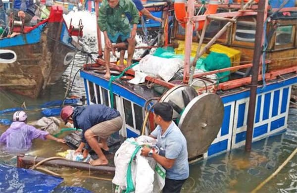 Cháy tàu cá gần 10 tỷ đồng của ngư dân Quảng Nam