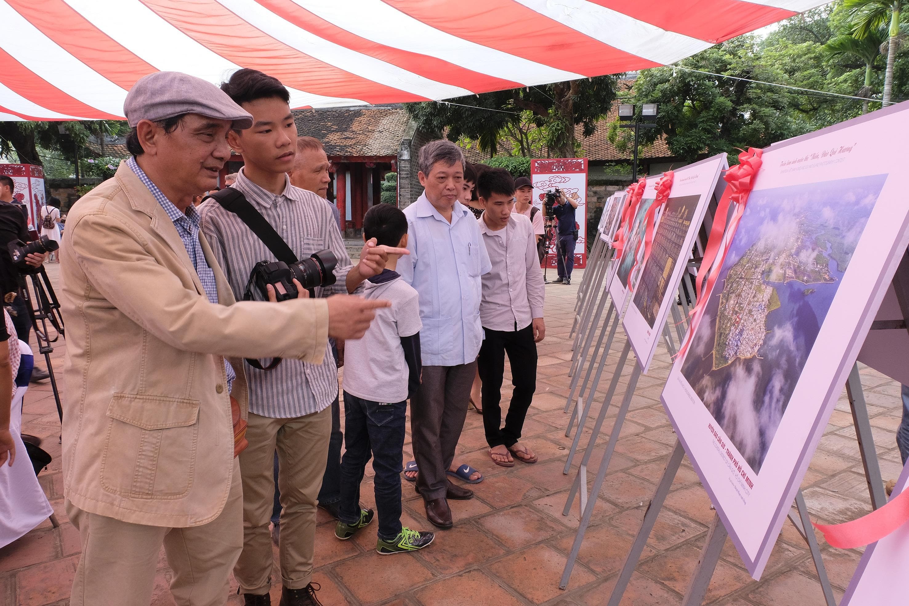 Tôn vinh vẻ đẹp biển, đảo quê hương