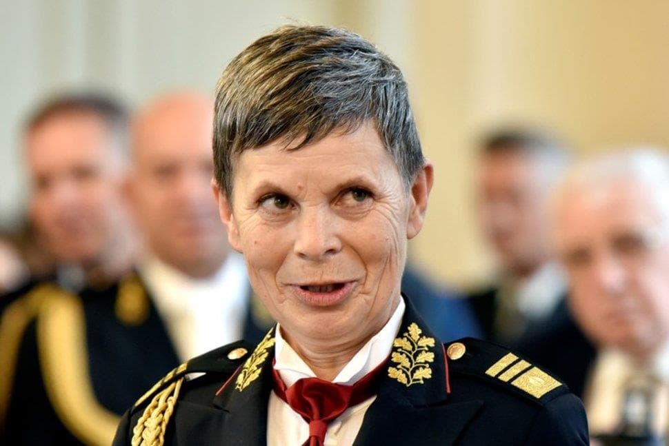 Nước NATO đầu tiên có nữ Tổng tham mưu trưởng