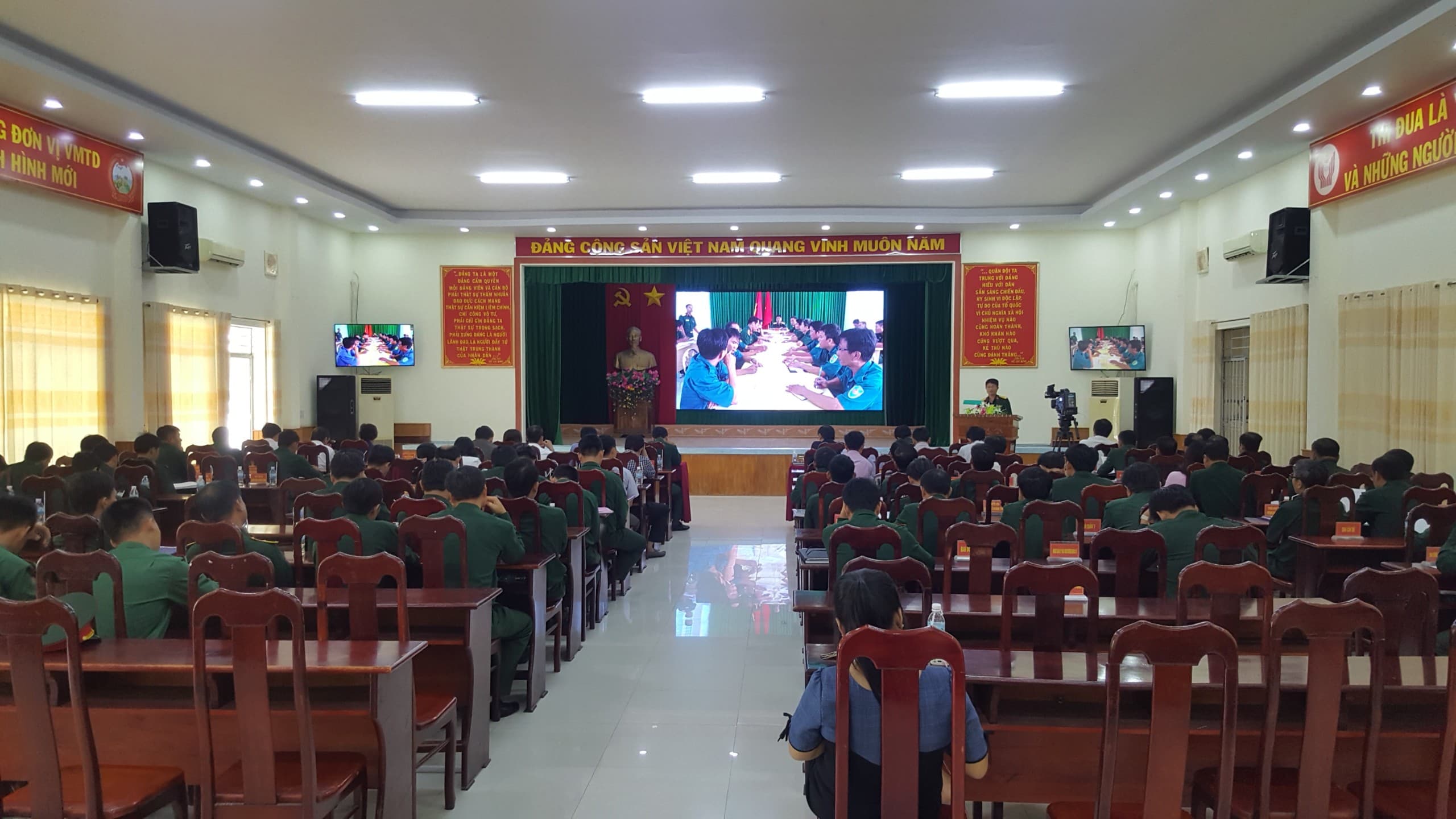 Khánh Hòa tổng kết 10 năm công tác đào tạo sĩ quan dự bị bằng ngân sách địa phương