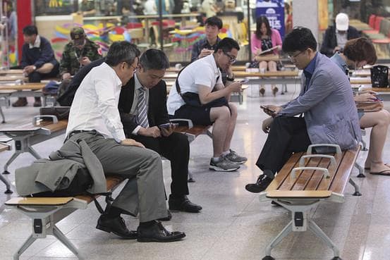 Hàn Quốc trở thành nước đầu tiên cung cấp dịch vụ 5G