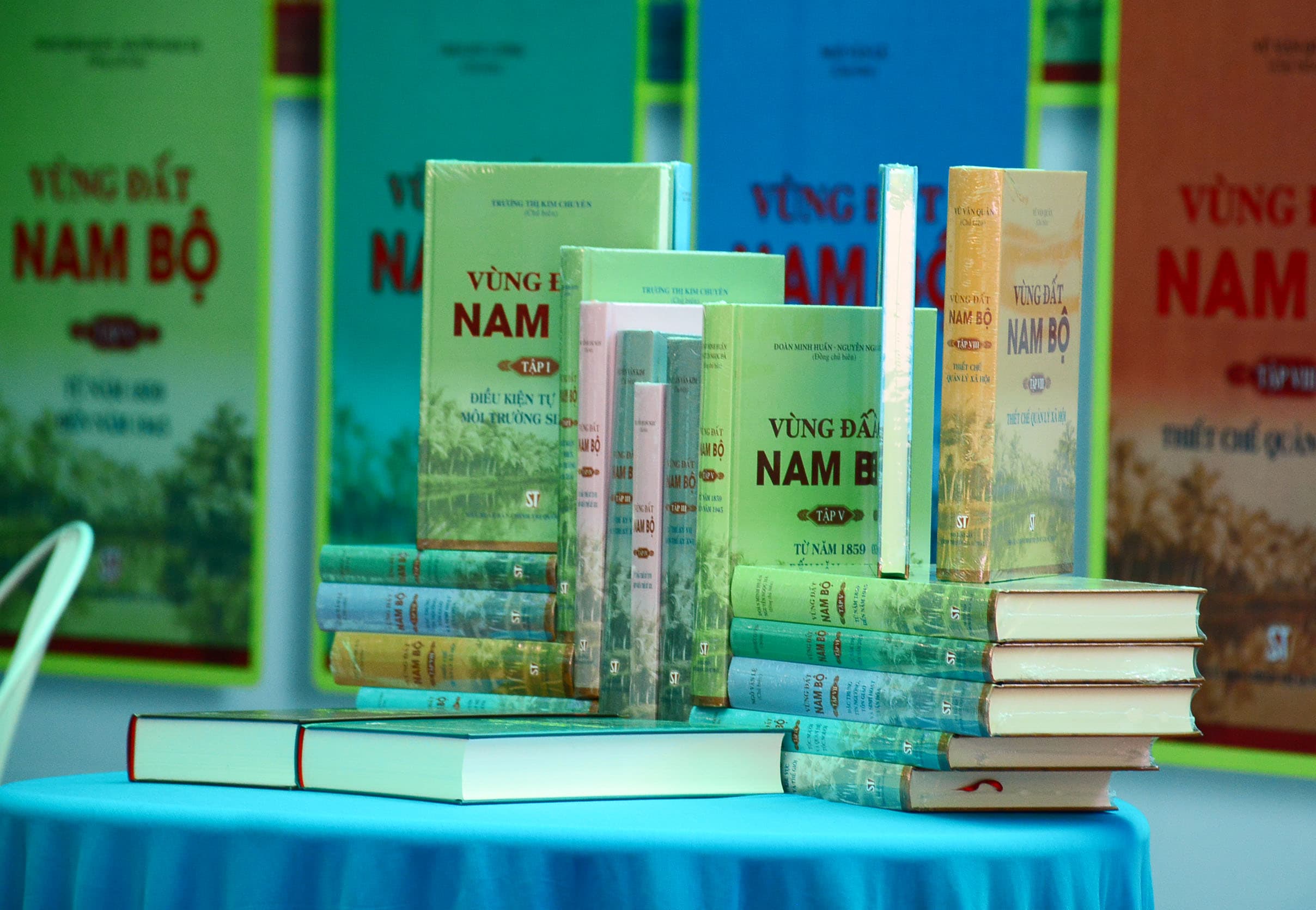 Giới thiệu bộ sách quý về vùng đất Nam Bộ
