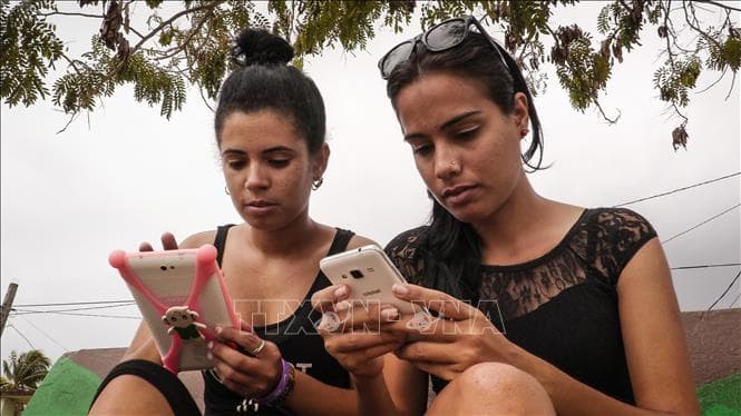 Cuba chính thức cung cấp dịch vụ Internet trên điện thoại di động