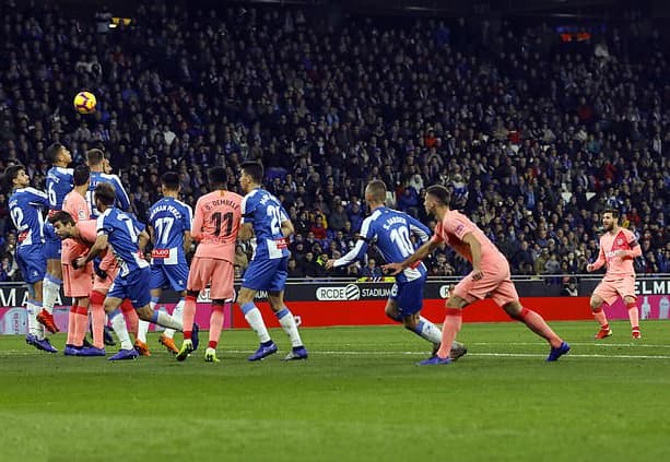 Vòng 15 La Liga: Barca đại thắng derby Catalonia