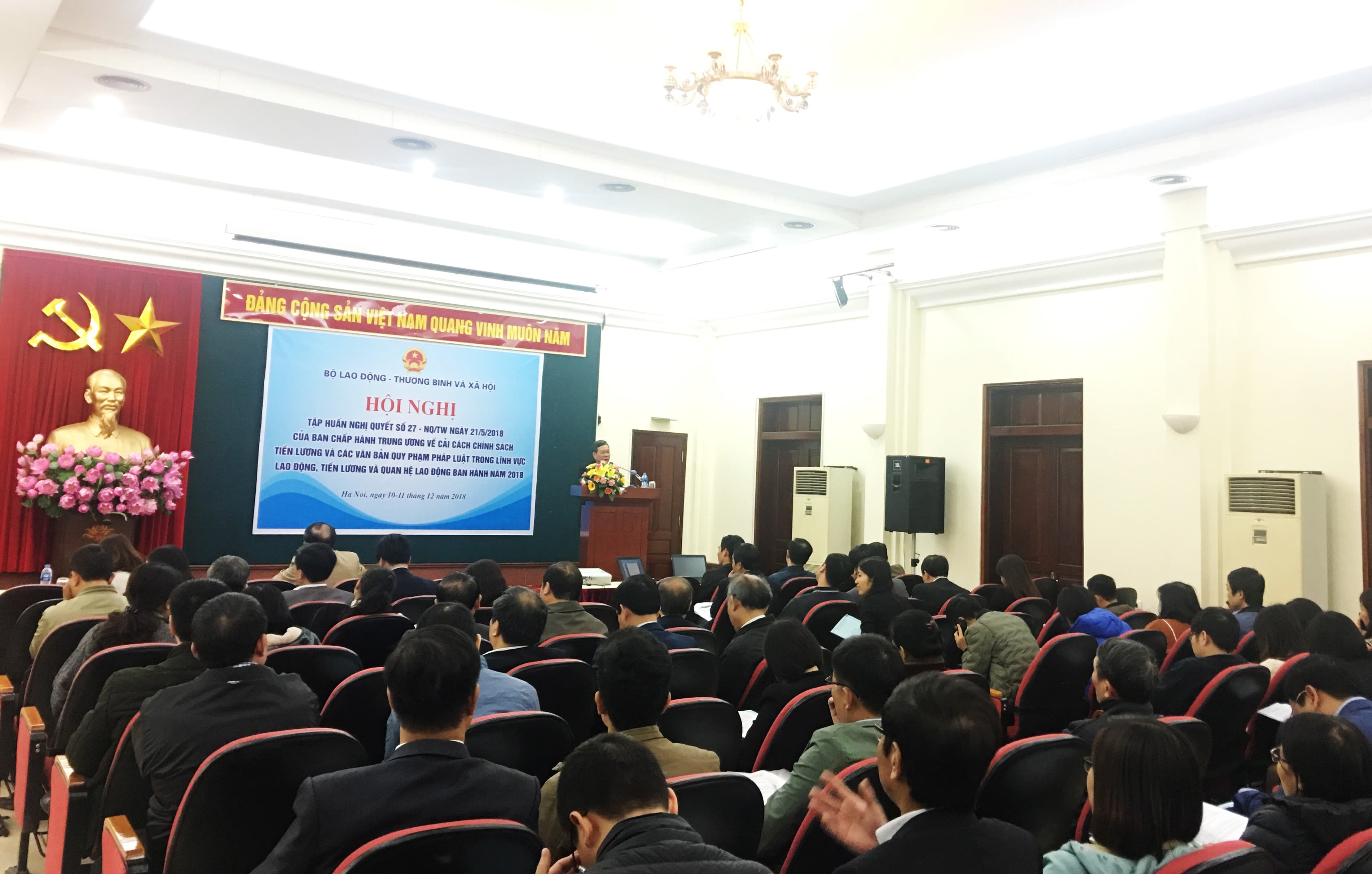 Phổ biến các văn bản pháp luật trong lĩnh vực tiền lương và quan hệ lao động