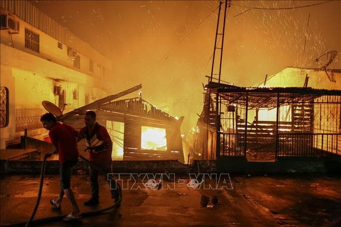 Brazil: Hỏa hoạn thiêu rụi 600 ngôi nhà tạm