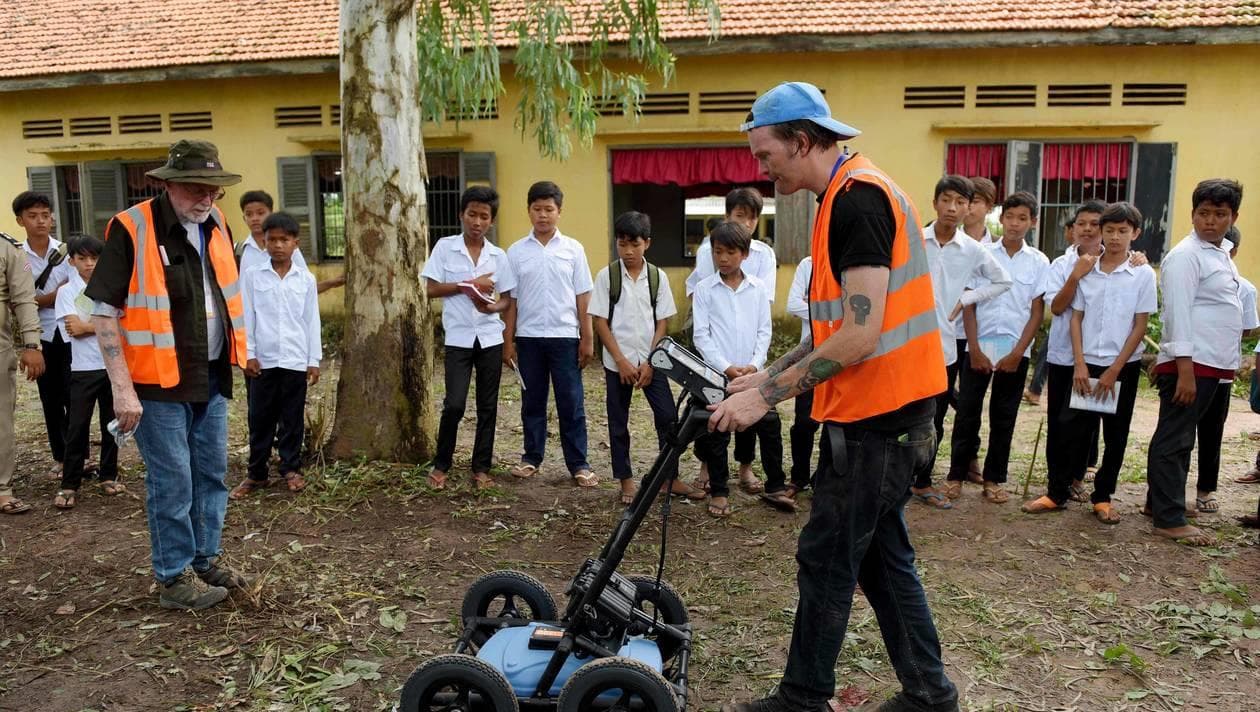 Công cuộc tìm kiếm những ngôi mộ tập thể ở Campuchia