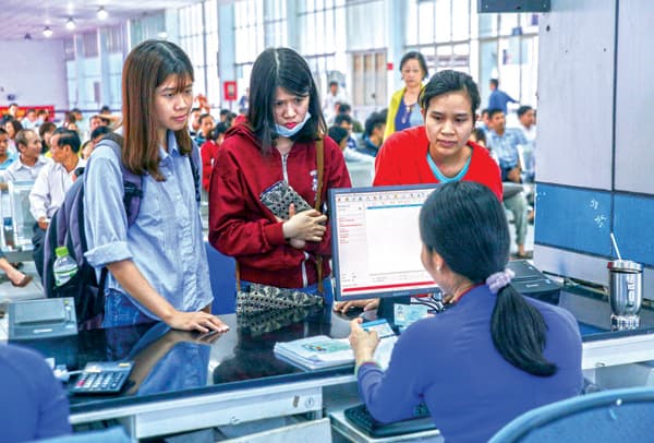 Đa dạng hóa hình thức bán vé tàu phục vụ hành khách dịp Tết