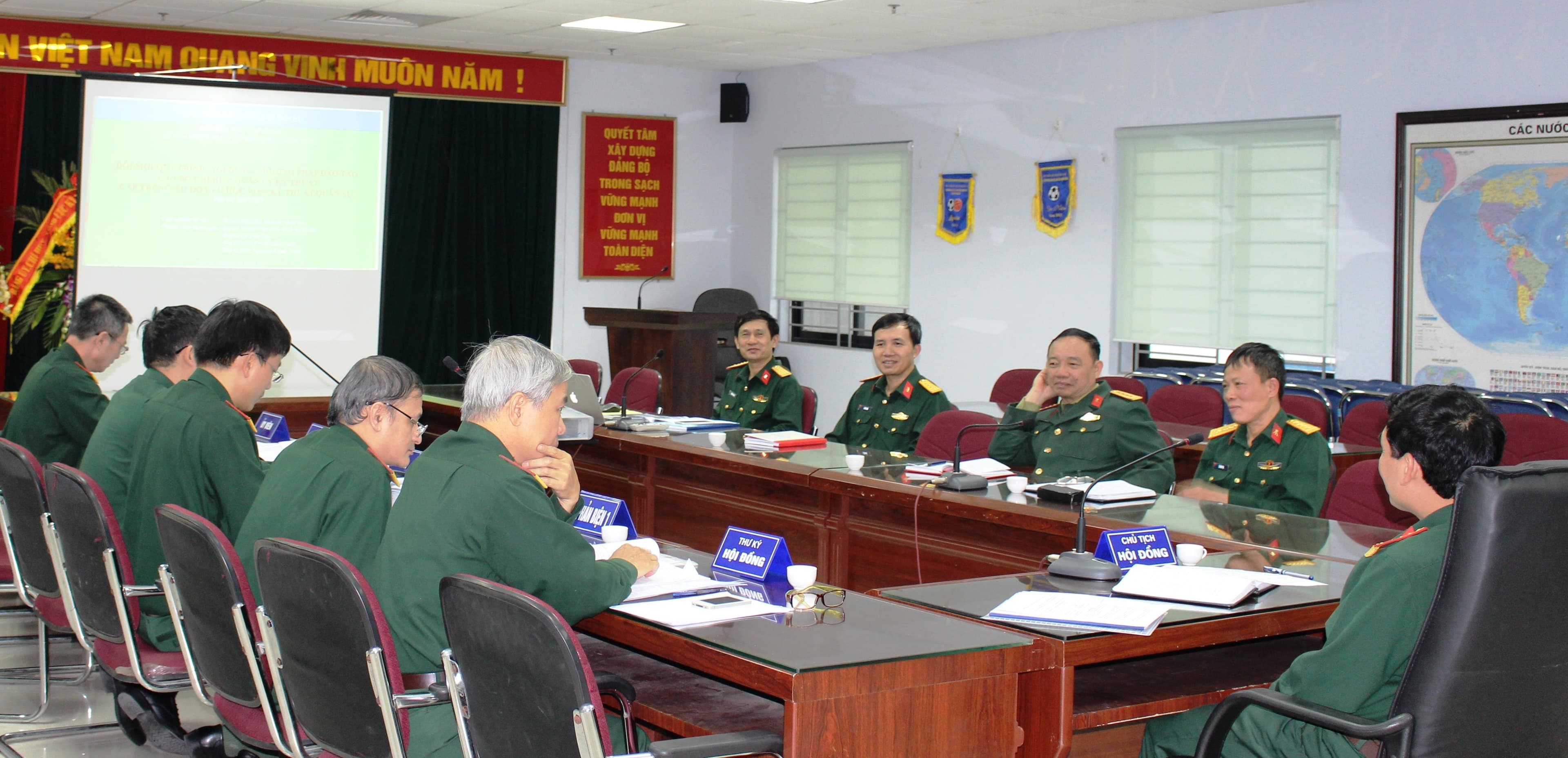 Đào tạo, xây dựng kỹ năng chỉ huy, tham mưu và quản lý kỹ thuật