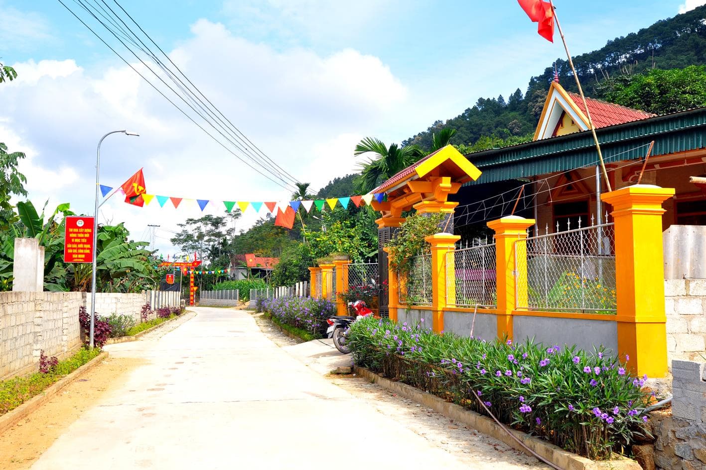 Xã đặc biệt khó khăn về đích nông thôn mới