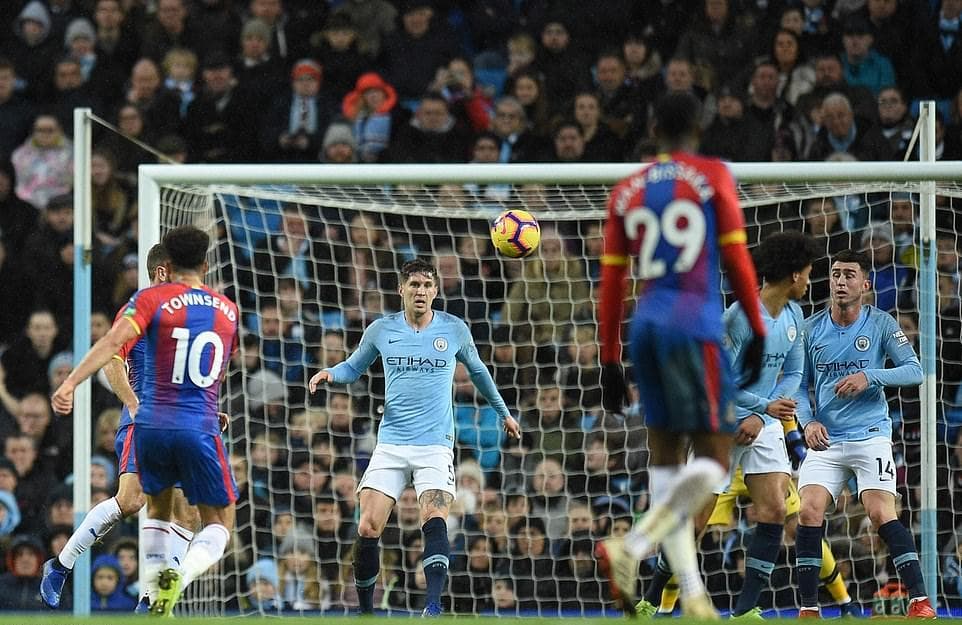 Man City và Chelsea thua muối mặt trên sân nhà