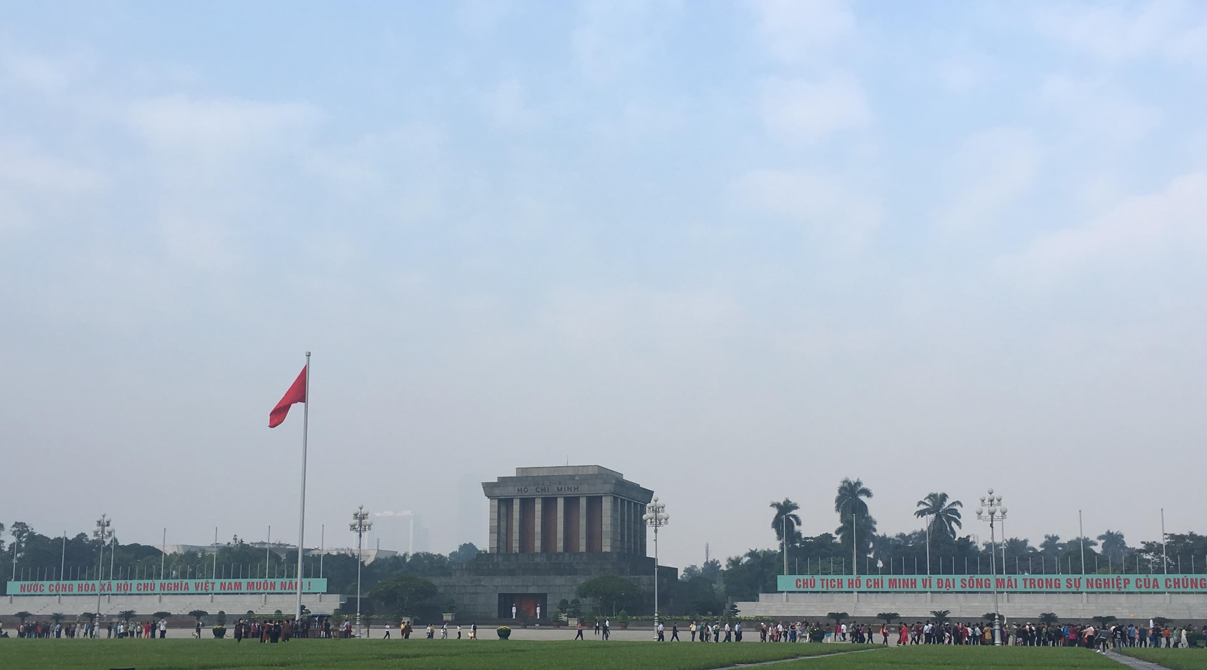 Bắc Bộ sáng sớm trời rét, Nam Bộ đề phòng thời tiết nguy hiểm