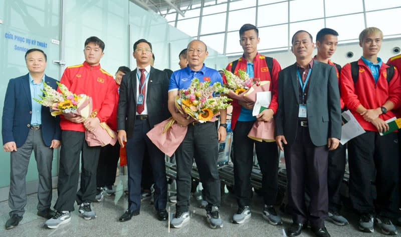 Vietnam Airlines tiễn ĐT Việt Nam tham dự Asian Cup 2019