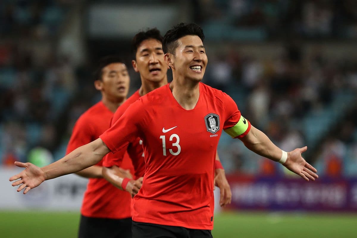 Son Heung Min giành danh hiệu Cầu thủ xuất sắc nhất châu Á 2018