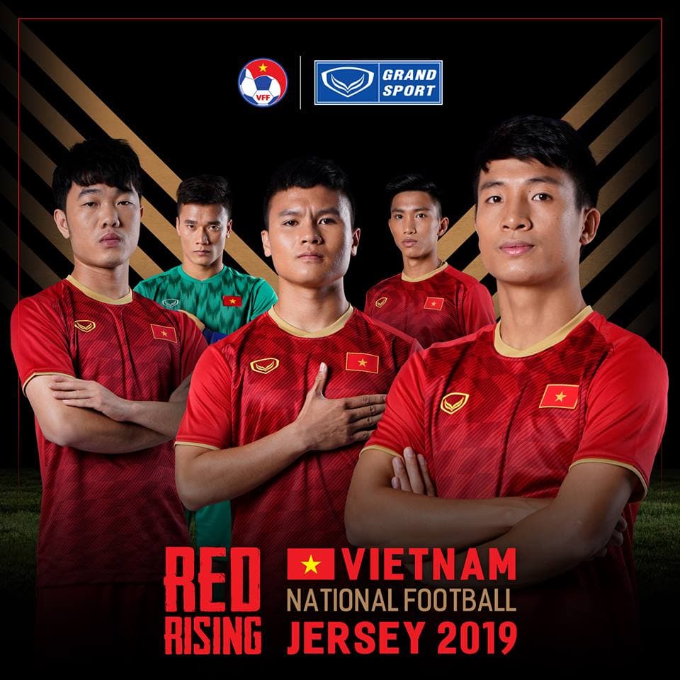 Ra mắt 2 bộ trang phục mới của đội tuyển bóng đá nam Việt Nam