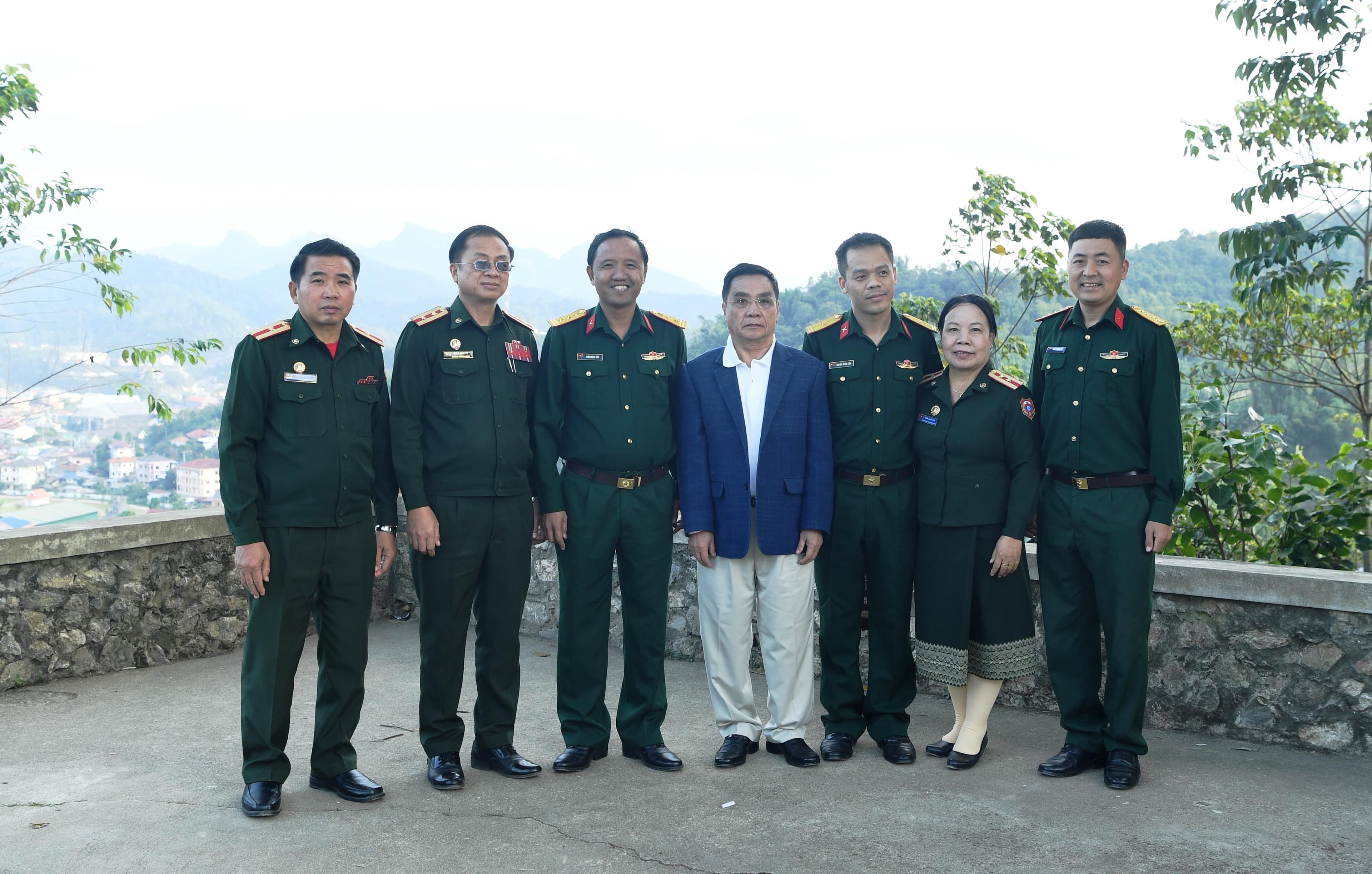 Bài 1: Bản tình ca Viengxay, Sầm Nưa