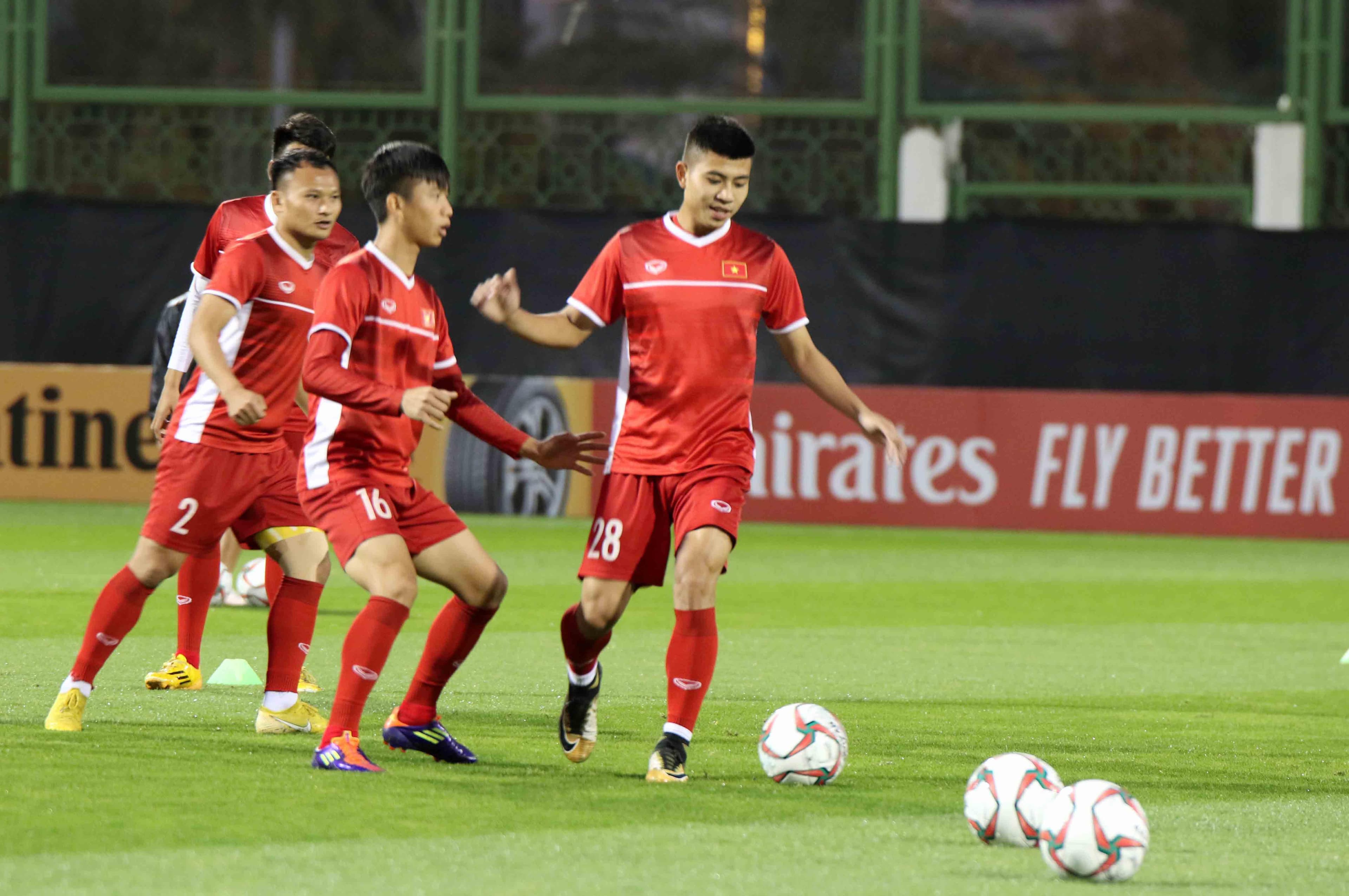 Đội tuyển Việt Nam bắt đầu tập luyện tại UAE chuẩn bị cho Asian Cup 2019