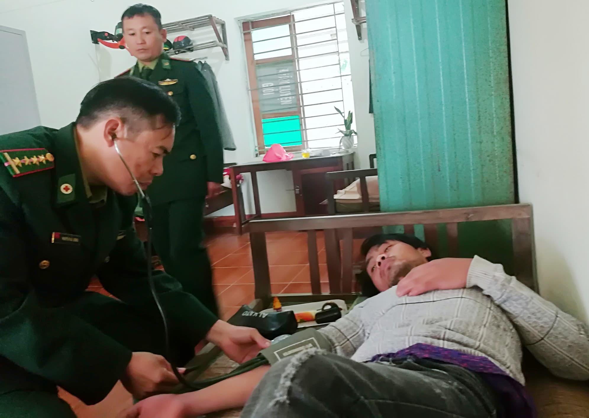 Tàu chìm, 7 thuyền viên được cứu sống