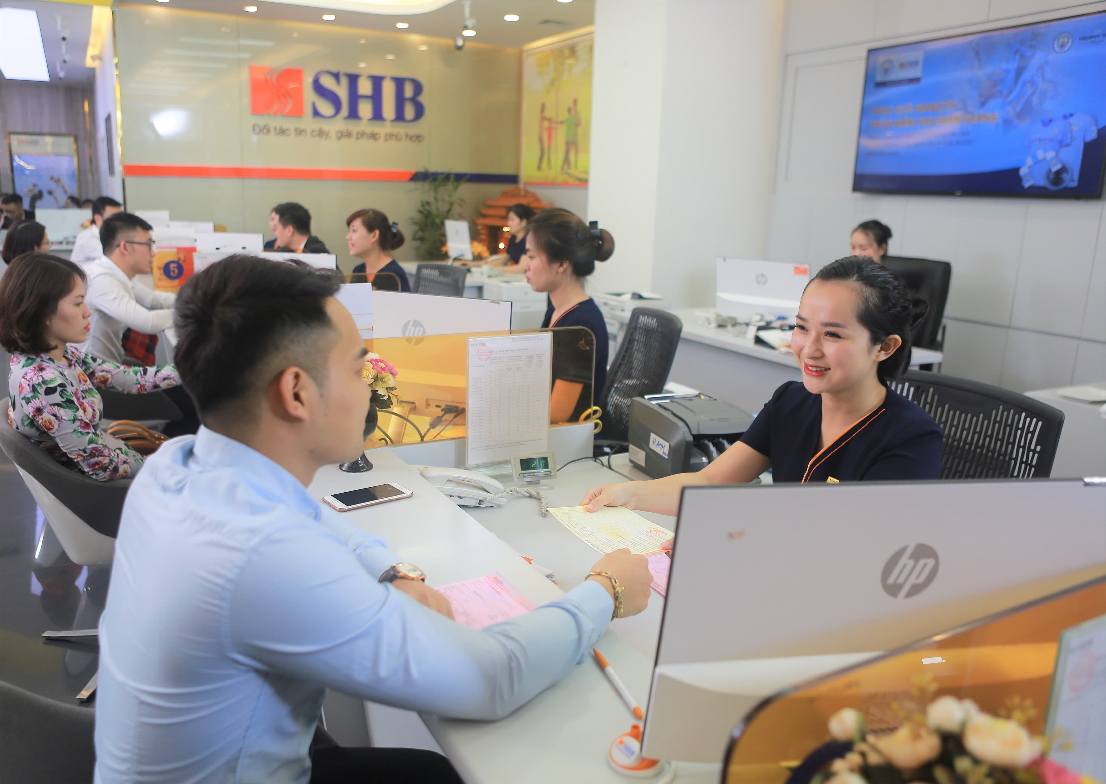 SHB dành hàng nghìn quà tặng cho khách hàng gửi tiền dịp năm mới
