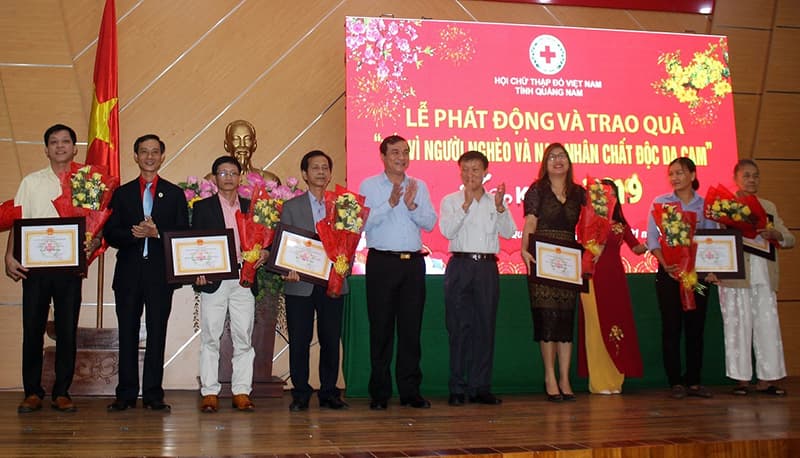 Quảng Nam: Phát động và trao quà “Tết vì người nghèo và nạn nhân chất độc da cam”