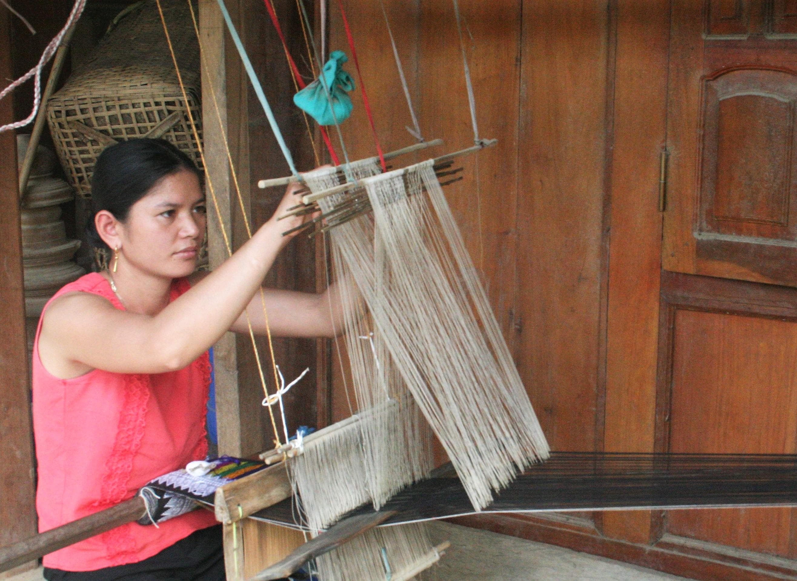 Đánh thức những khung cửi truyền thống