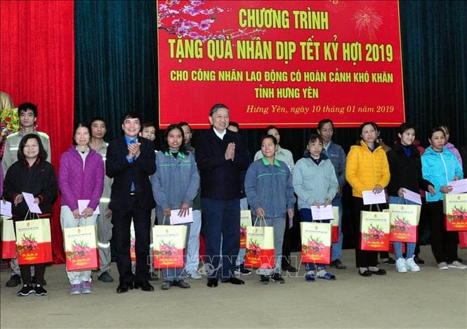 Thực hiện các chính sách bảo đảm quyền lợi cho công nhân, lao động