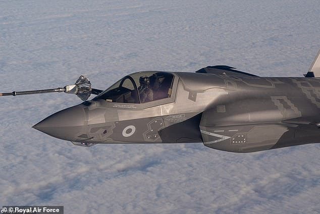 Anh: Máy bay chiến đấu F-35 tối tân nhất đã sẵn sàng bay phục vụ chiến đấu