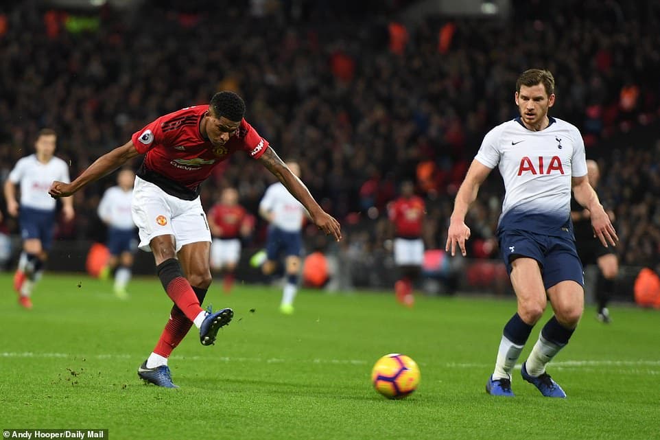 Vượt qua Tottenham, Man Utd thắng trận thứ sáu liên tiếp