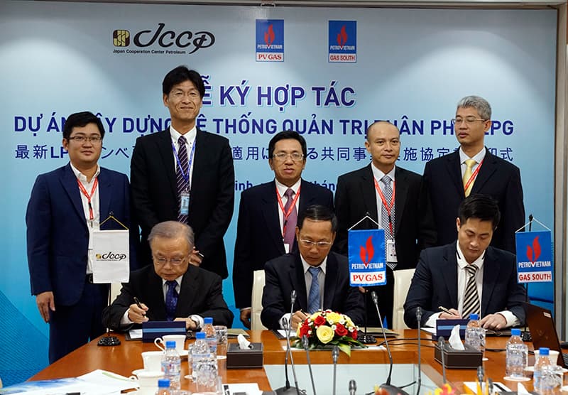 Ký kết thỏa thuận hợp tác Dự án xây dựng hệ thống quản trị phân phối LPG