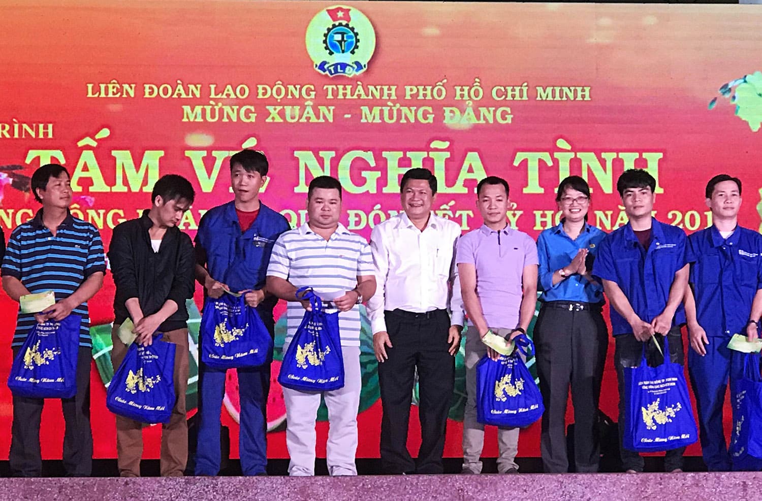 Tặng hơn 270.000 vé xe cho công nhân về quê đón Tết