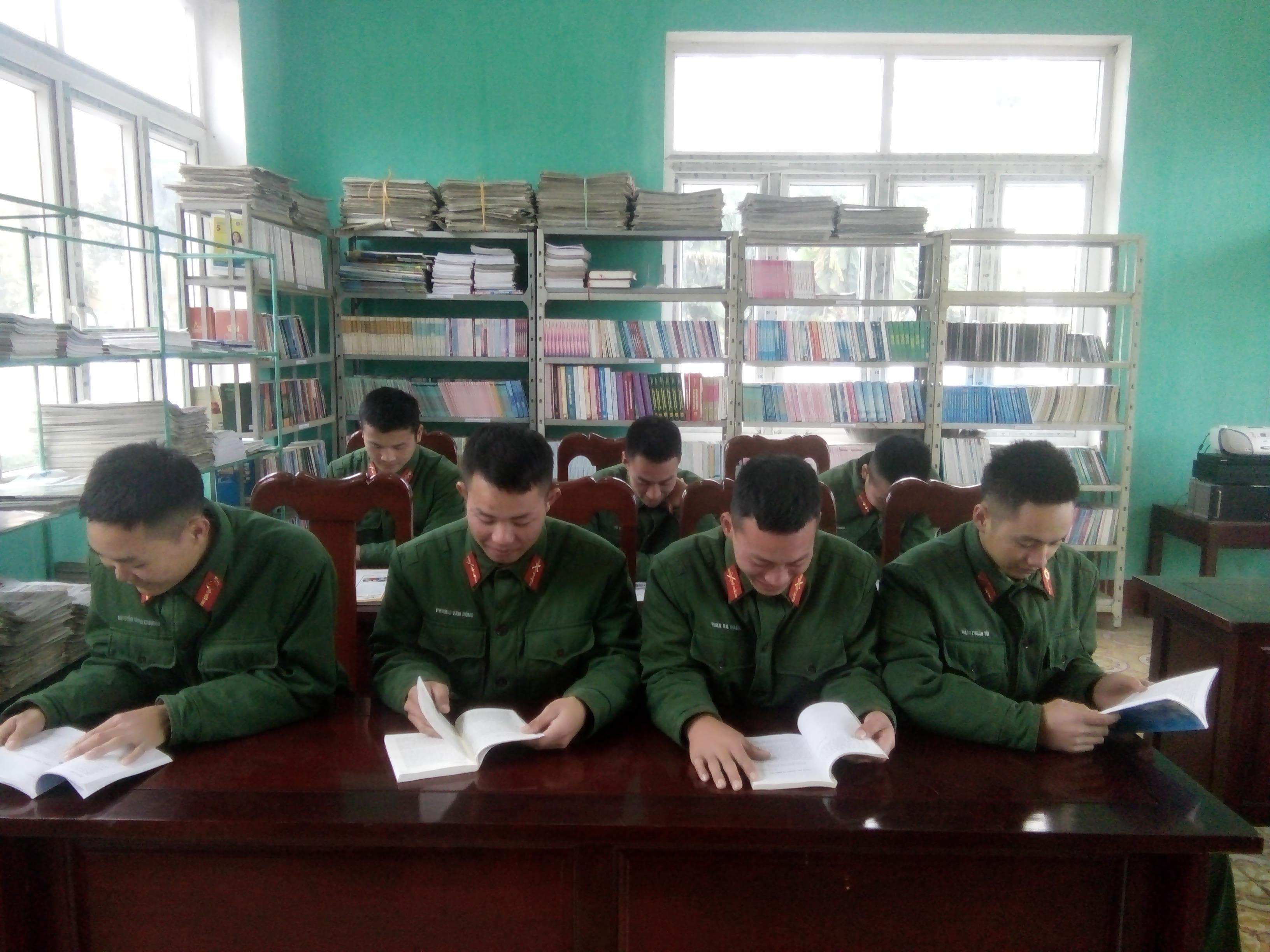 Lan tỏa “văn hóa đọc” ở Trung đoàn 2