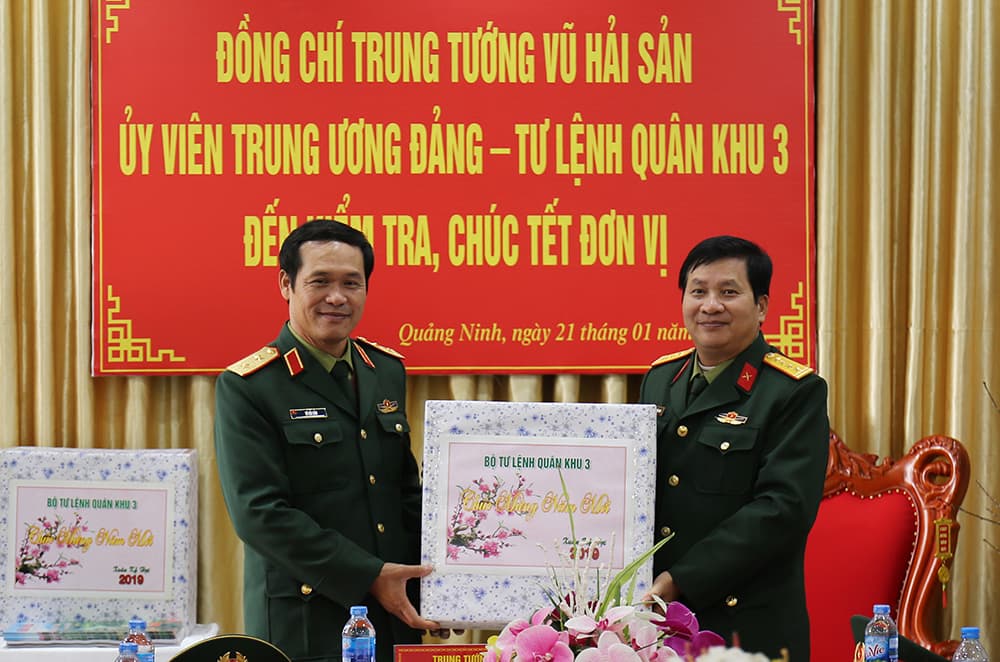 Đoàn công tác Quân khu 3 thăm, kiểm tra và chúc Tết các đơn vị trên tuyến biên giới tỉnh Quảng Ninh