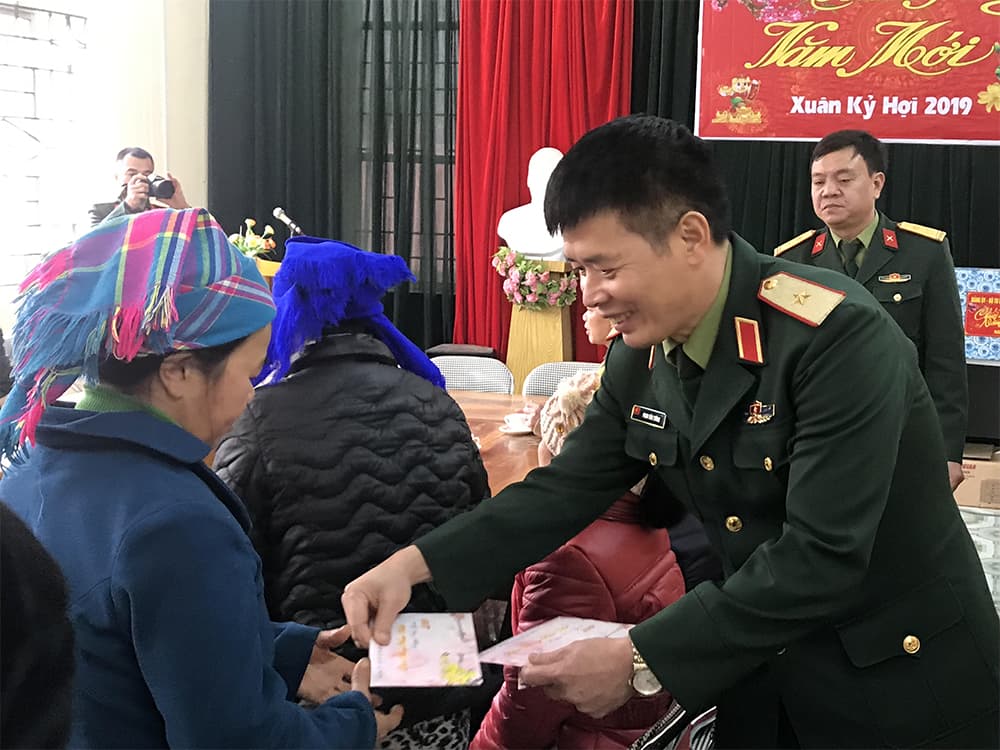 Đoàn công tác Quân khu 1 và Văn phòng Đoàn đại biểu Quốc hội tỉnh Thái Nguyên thăm, chúc Tết tại Cao Bằng