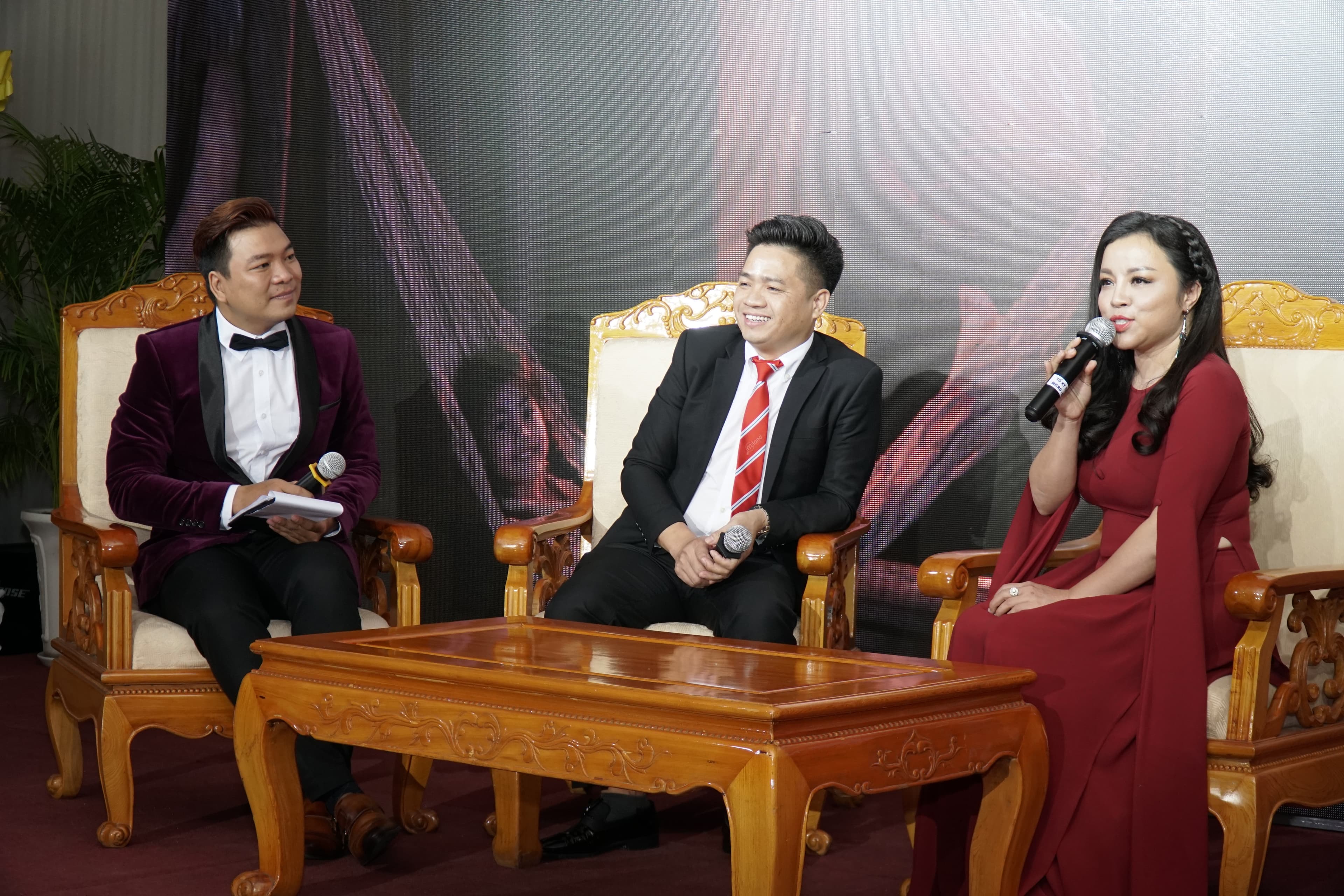 NSƯT Tố Nga ra mắt MV “Ru xưa” Tết