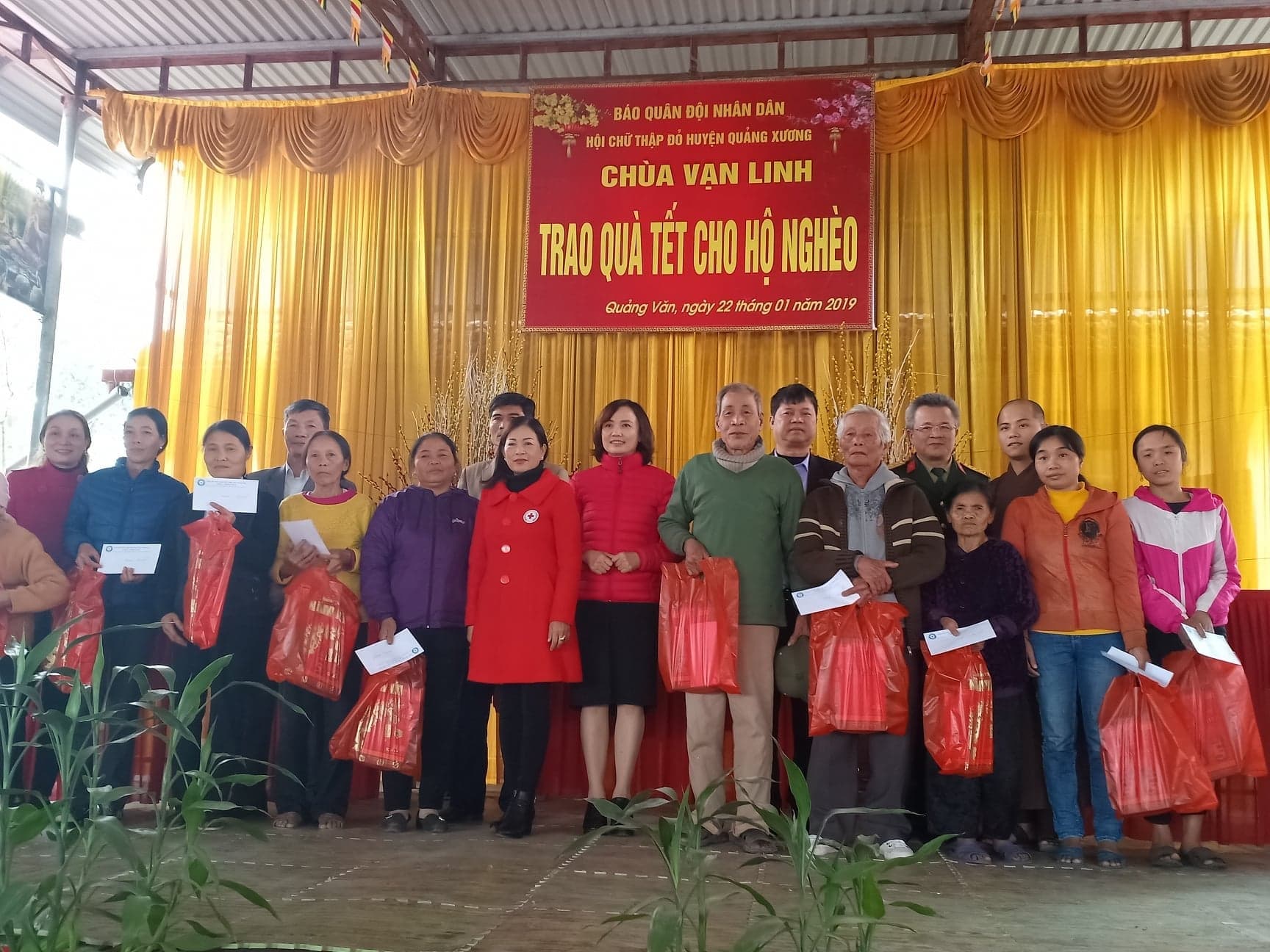 Báo Quân đội nhân dân trao 500 suất quà Tết tại Thanh Hóa
