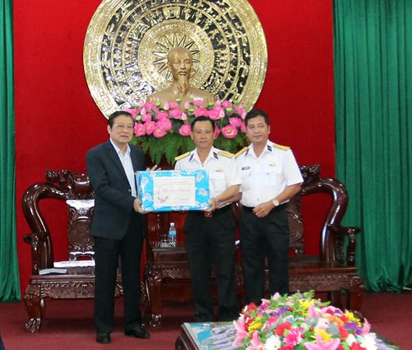 Ban Nội chính Trung ương thăm, chúc Tết Vùng 4 Hải quân