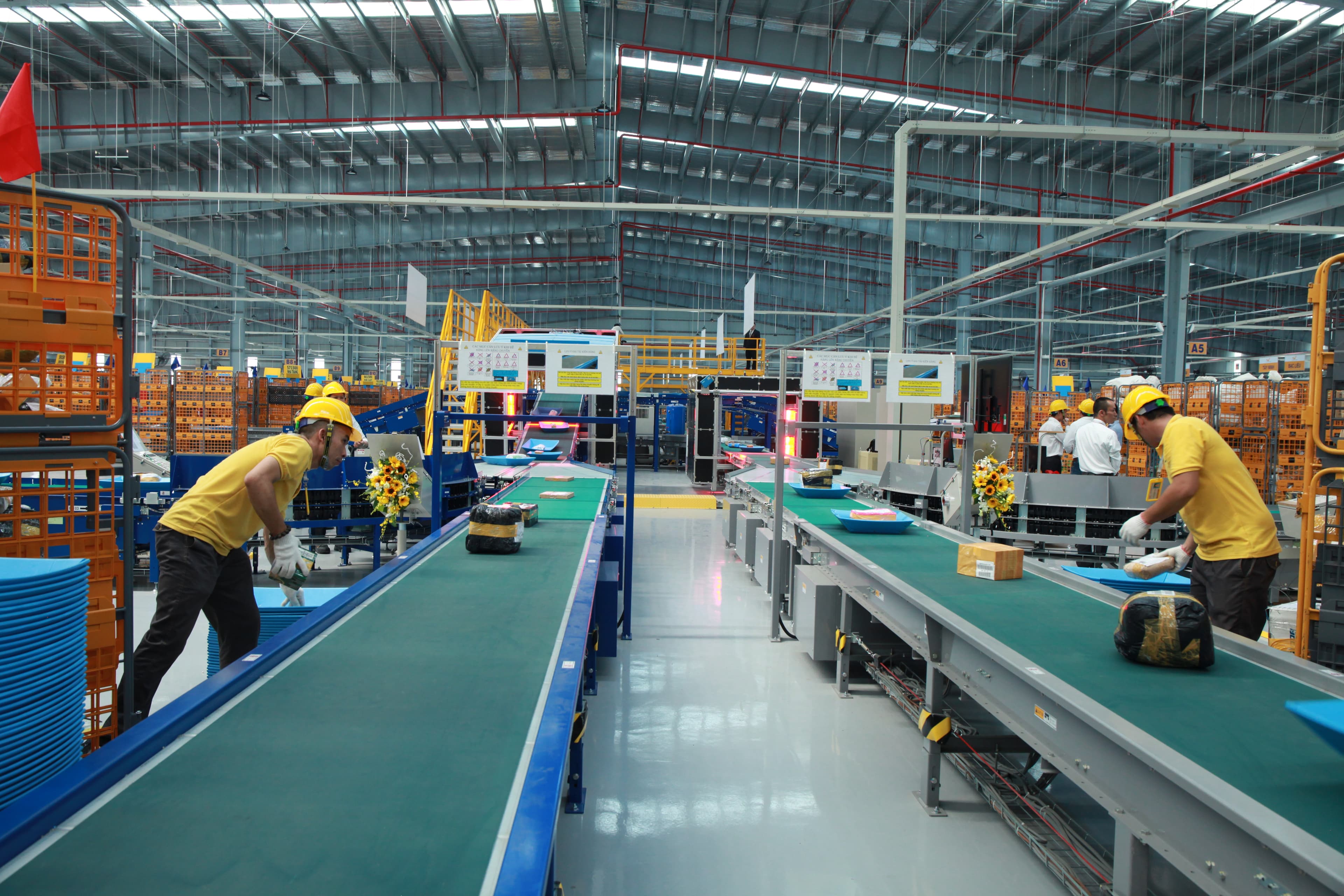 Khẩn trương đảm bảo chuyển phát hàng hóa trước Tết Nguyên đán Kỷ Hợi