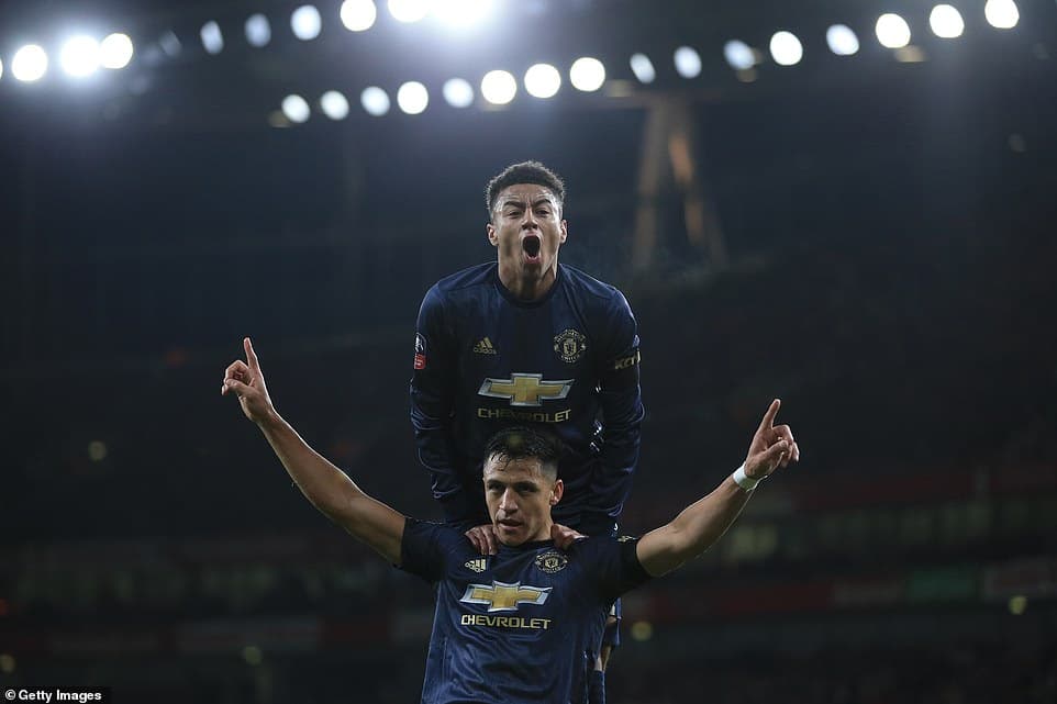 Đánh bại Arsenal, Man Utd thắng trận thứ 8 liên tiếp