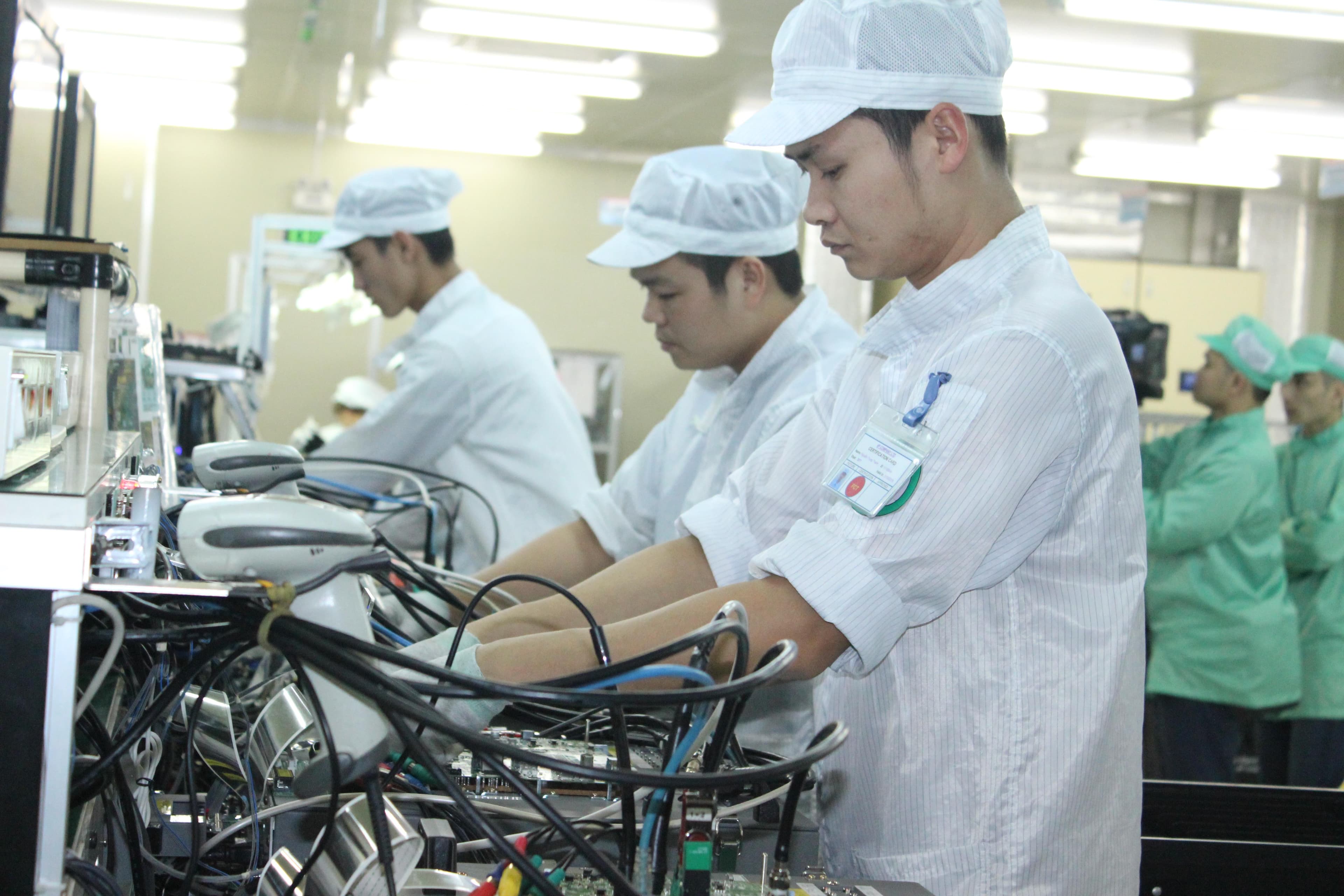 Bao giờ thoát khỏi cảnh: Gia công, lắp ráp?