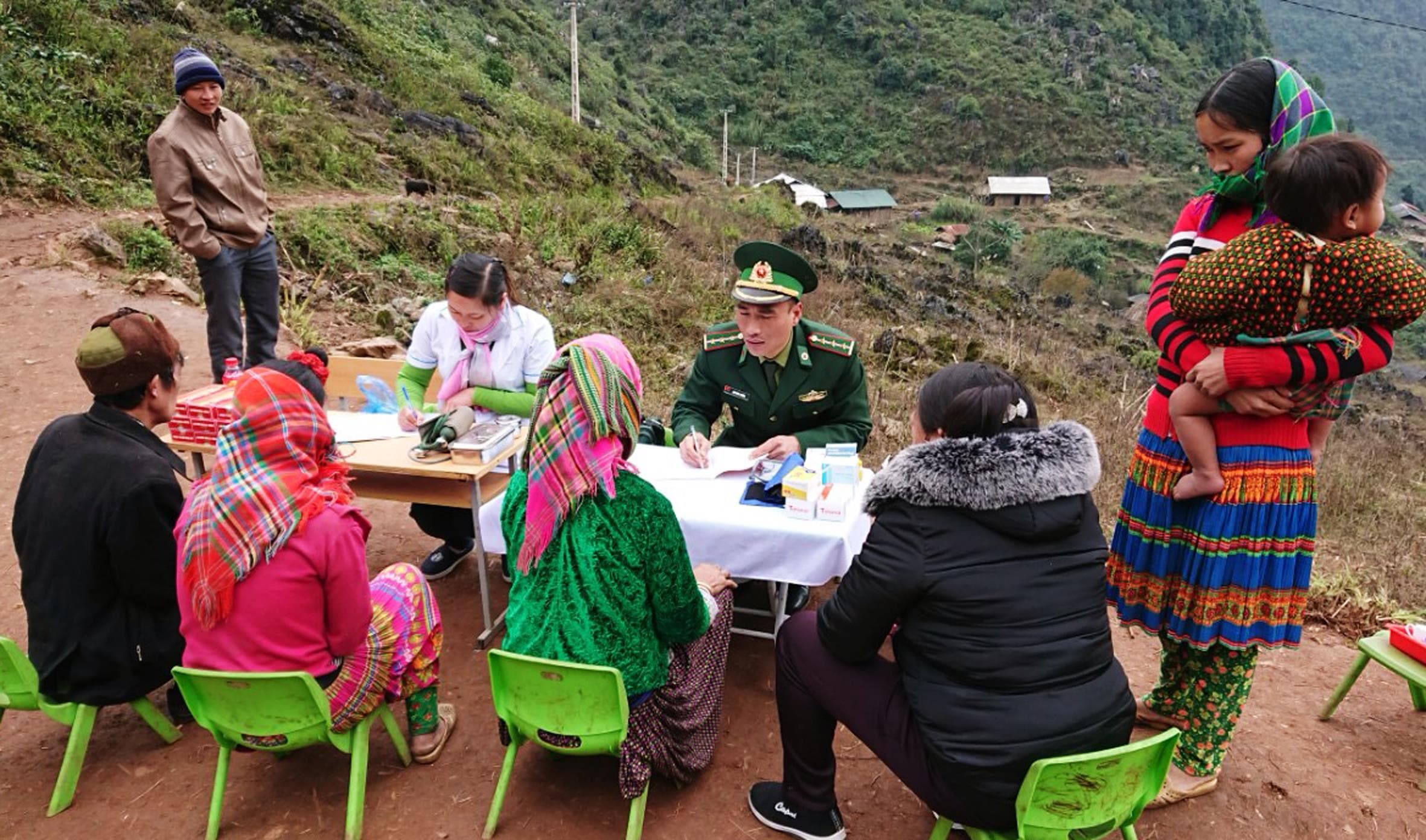 “Xuân Biên phòng ấm lòng dân bản” nơi địa đầu Tổ quốc