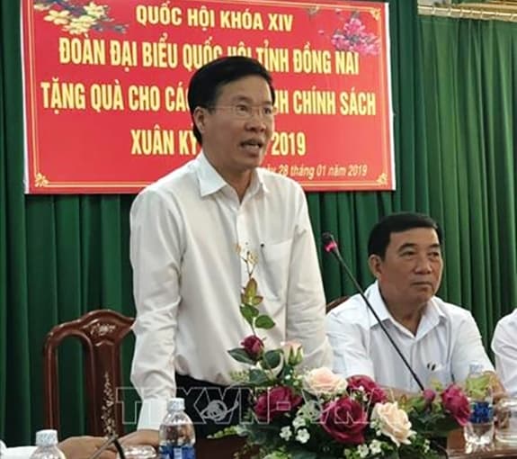 Đồng chí Võ Văn Thưởng thăm, tặng quà các gia đình chính sách ở Đồng Nai ​