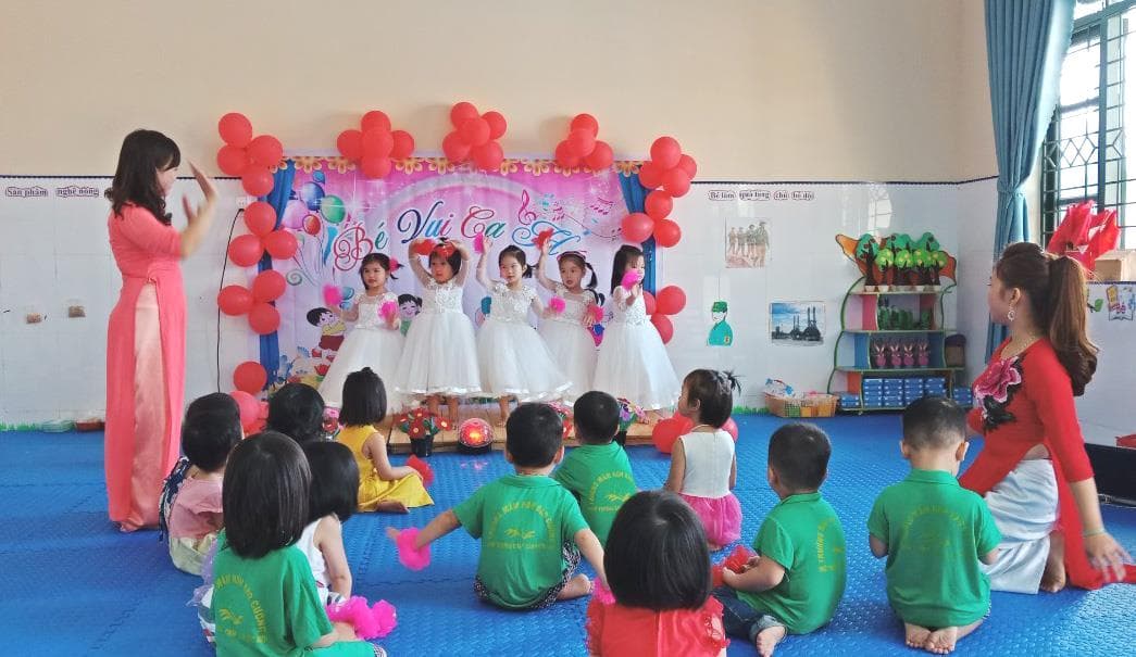 Niềm vui trên quê hương cách mạng