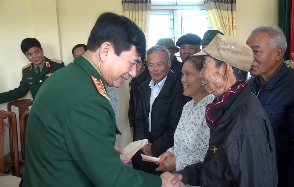 Thượng tướng Phan Văn Giang thăm và chúc Tết tại Nam Định