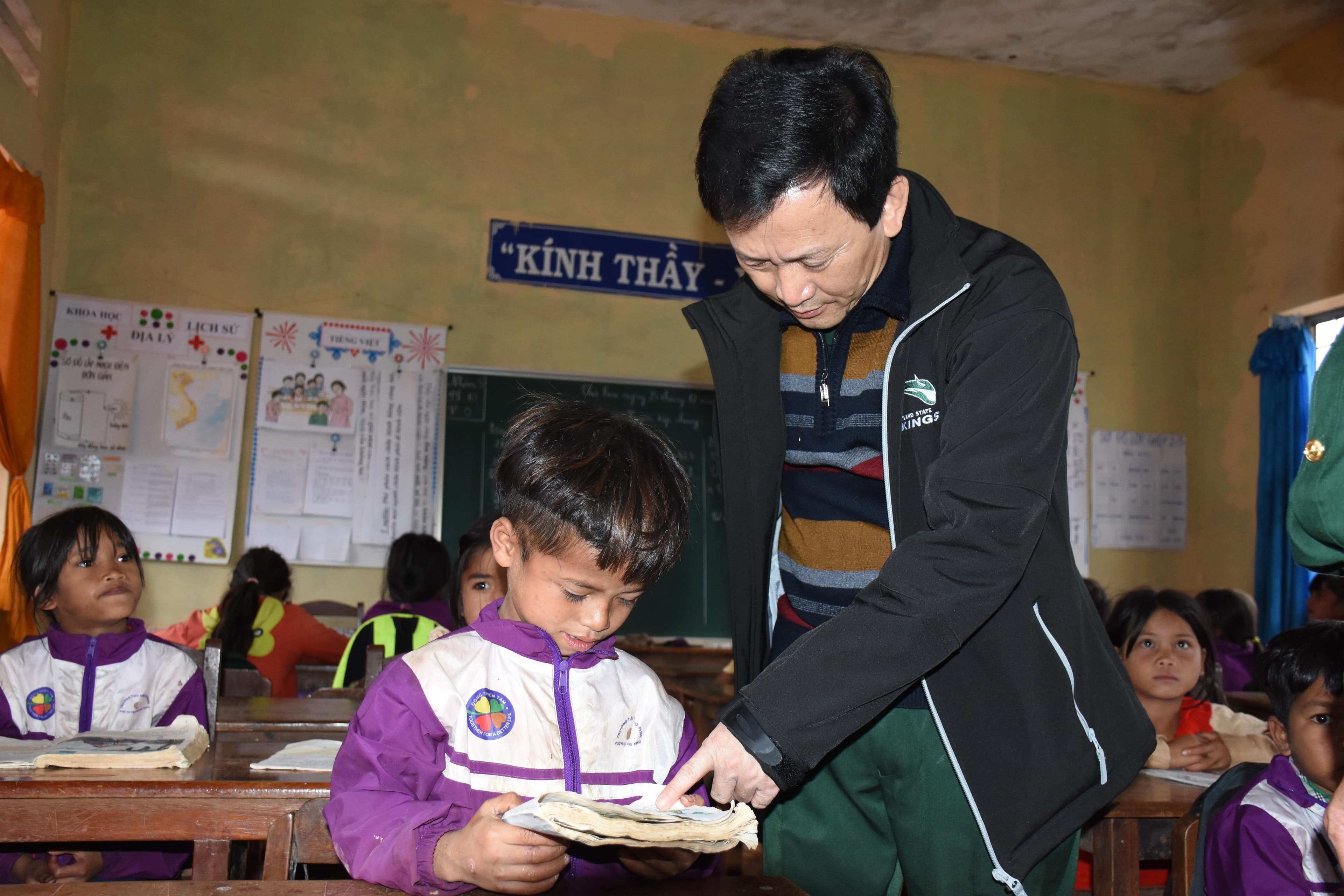 Chuyện bí thư tỉnh ủy đi cơ sở