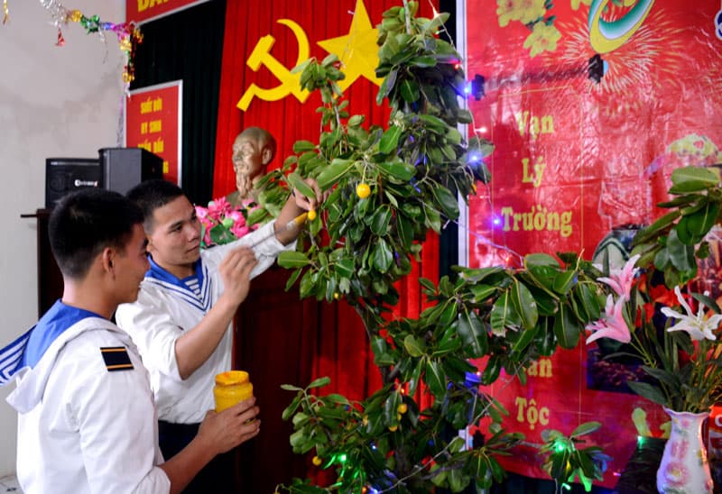 Quân, dân Trường Sa rộn ràng đón Tết