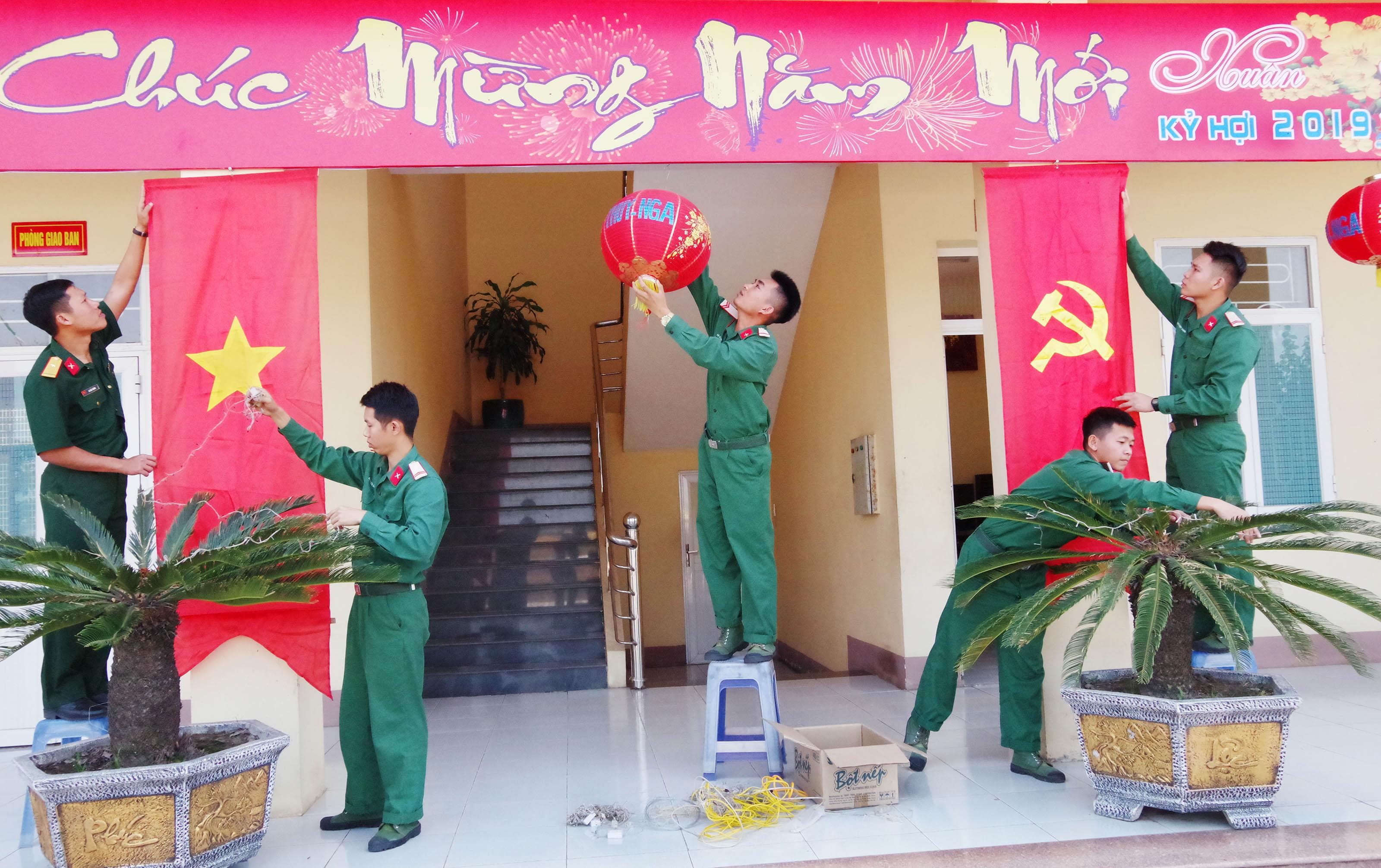 Vui đón xuân chiến sĩ