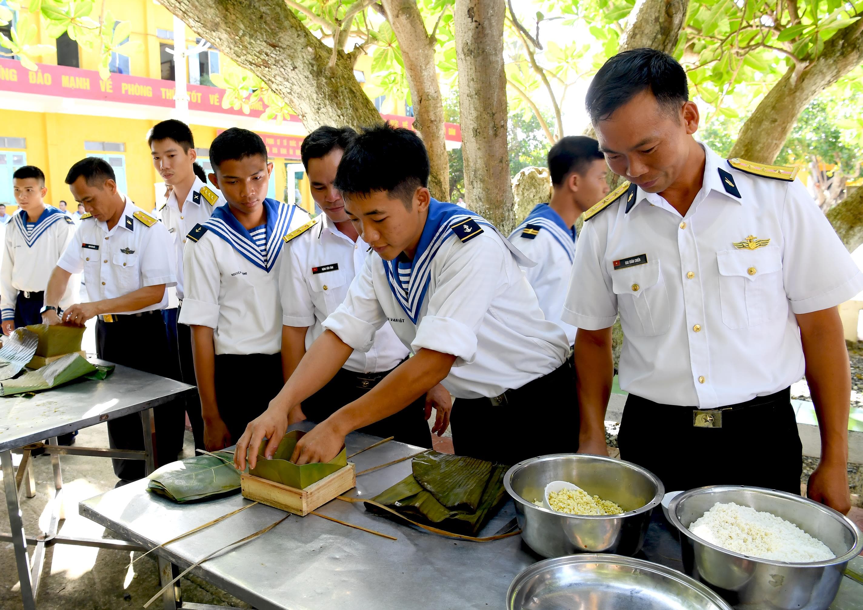 Xuân sớm giữa trùng khơi